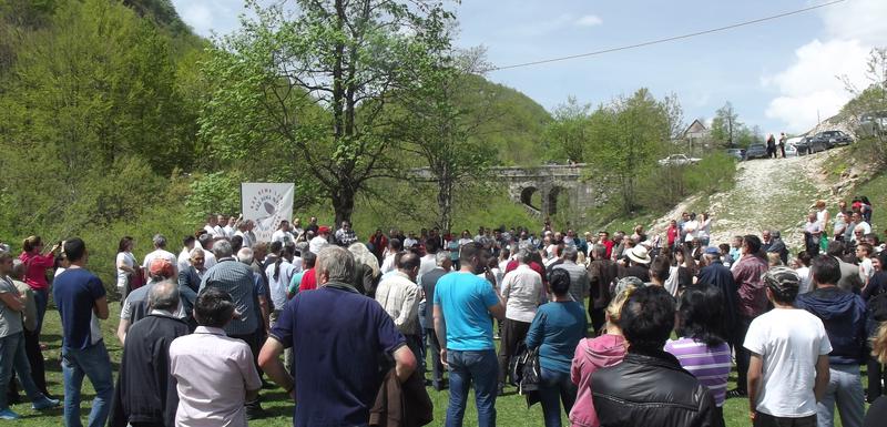 Sa jednog od skupova za odbranu Bukovice