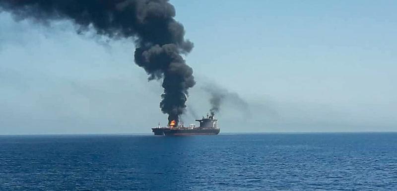 Napadnuti tanker u Omanskom moru