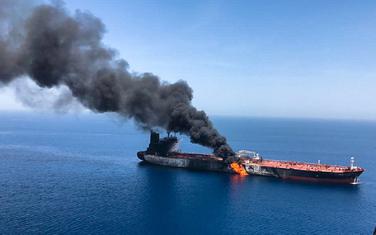 Zapaljeni tanker