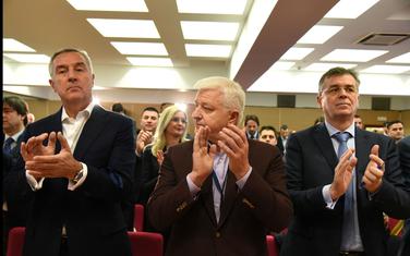 Naša vlast se ponaša "balkanski"