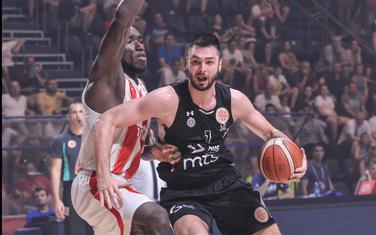 Sa meča Crvena zvezda - Partizan