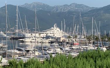 "Azzam" u Porto Montenegru