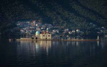 Neplanska gradnja promijenila je i sliku prostora iza Gospe od Škrpjela