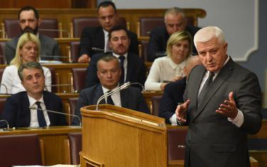 Premijera pitaju i zašto je iznenadno otkazana međuvladina konferencija EU i CG: Marković