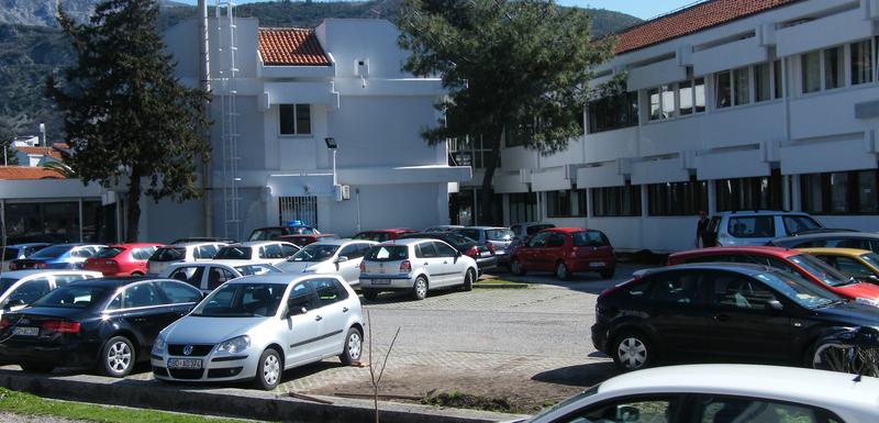 Parking tijesan za sve zaposlene u Opštini