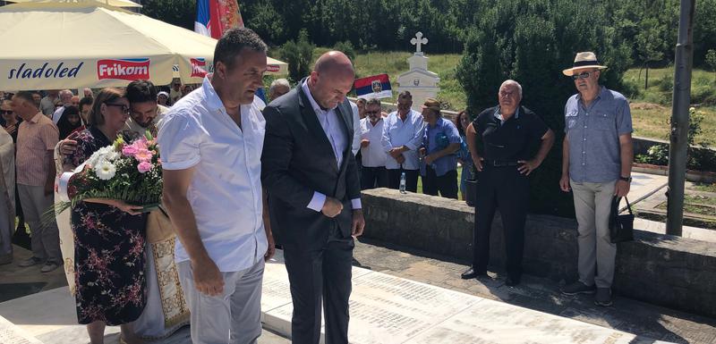 Polaganje vijenaca