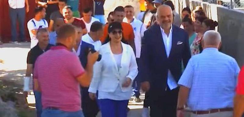 Mnogima je Ramin stil oblačenja simpatičan