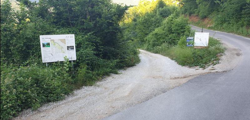 Skretanje na neasfaltirani put ka Tari