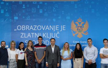 Šehović sa učesnicima kviza i njihovim mentorima