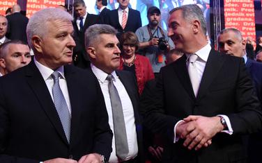 Da prijave i povoljne kredite: Marković, Brajović i Đukanović
