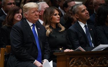 Donald Tramp, njegova supruga Melanija Tramp i Barak Obama