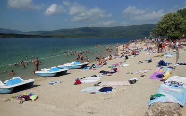 Plaža uređena, voda čista