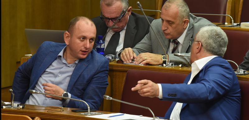 Zabrinuti zbog progona crkve: Poslanici DF-a