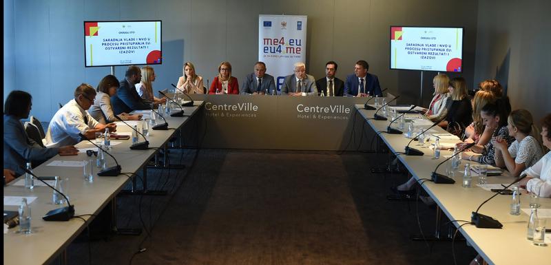 Sa okruglog stola Saradnja Vlade i NVO u procesu pristupanja EU, koji je organizovao Generalni sekretarijat Vlade.