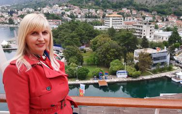 Jonica ispred upravne zgrade AD Luka Kotor