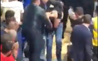 Lazović udara navijača “Crvene zvezede”