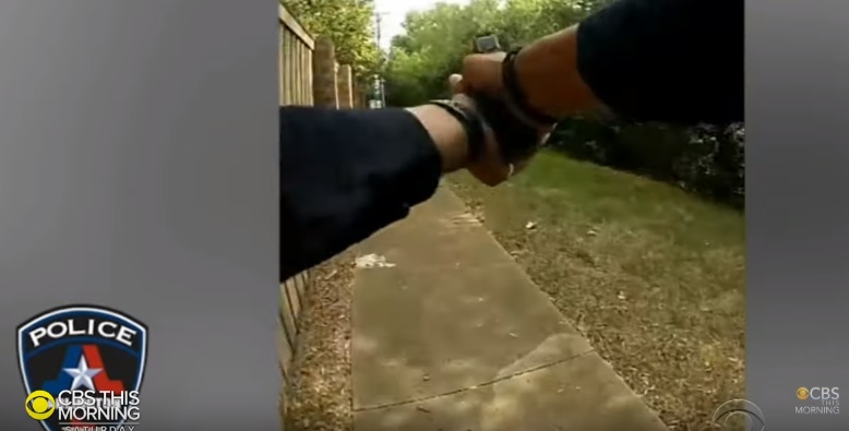 Policajac sa pištoljem