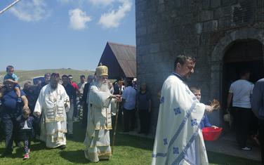 Mitropolit Amfilohije sa sveštenstvom tokom liturgije na Sinjajevin