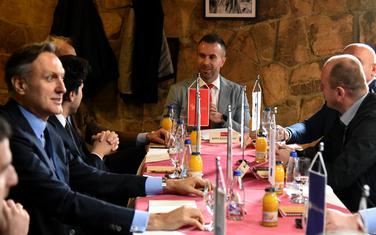 DPS nevoljno prihvatio promjene u odboru, opozicija to ne koristi: Čelnici opozicije