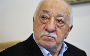 Vlada uništava sve što ima veze sa Gulenom