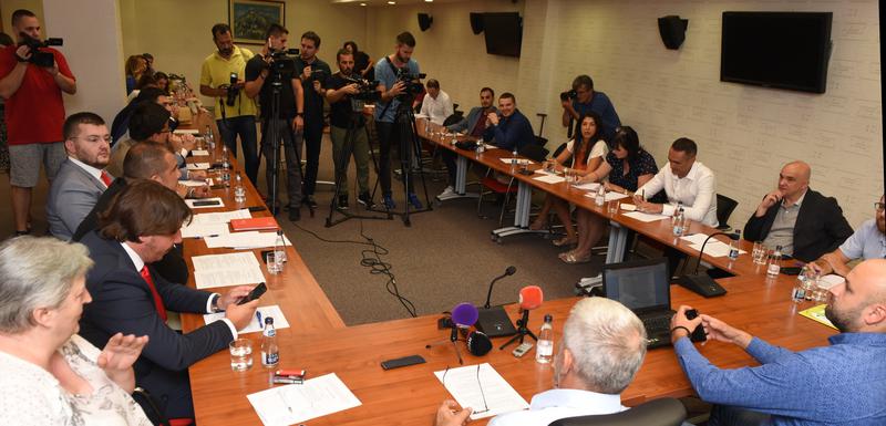 Sa sastanka dijela opozicije i pokreta "Odupri se"