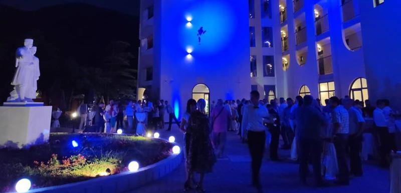 Sa otvaranja hotela "Pearl Beach"