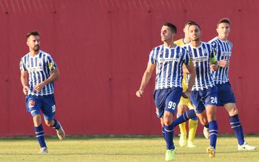 Dejan Zarubica slavi gol protiv Podgorice