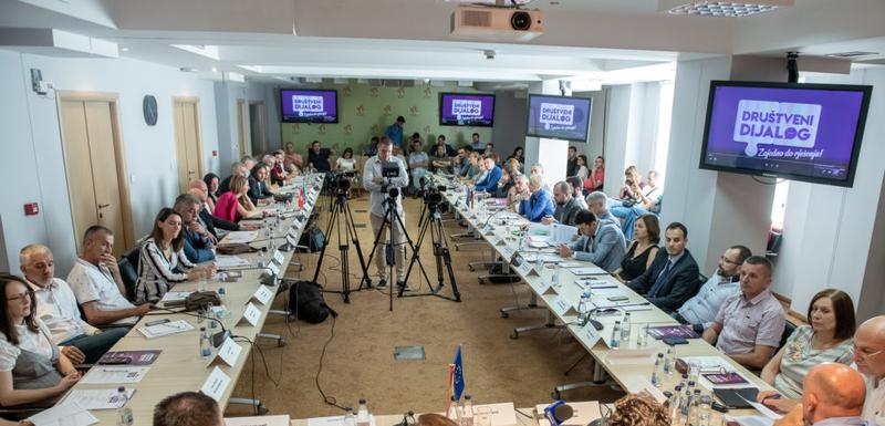 Sa okruglog stola u okviru projekta “Društveni dijalog - Zajedno do rješenja”