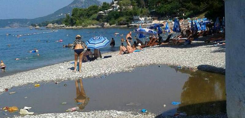 Fekalije na plaži