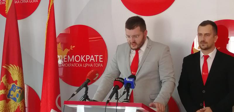Koprivica govori na pres konferenciji