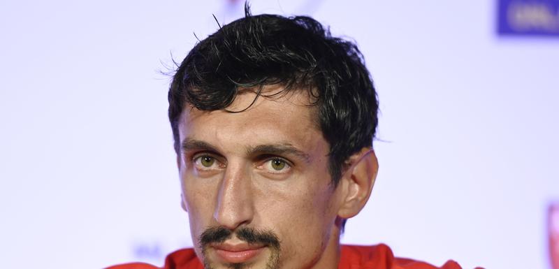 Po spornom ugovoru “Fab lajv” ga pomagao od 2008. do prelaska u Partizan 2010: Savić