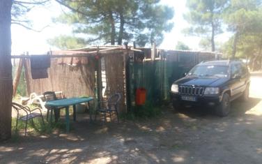 Izgradili kolibu “na divlje” i brane prolaz