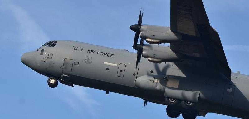 Američki C-130 Herkules polijeće iz base Ramštajn