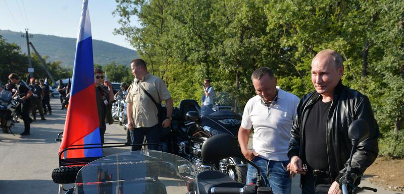 Ruski predsjednik Vladimir Putin na Moto kampu u blizini Sevastopolja (Krim)