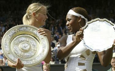 Rivalstvo dugo 15 godina: Marija Šarapova i Serena Vilijams nakon finala Vimbldona 2004.
