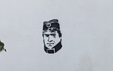 Ratni zločinac "ukrašava" fasade