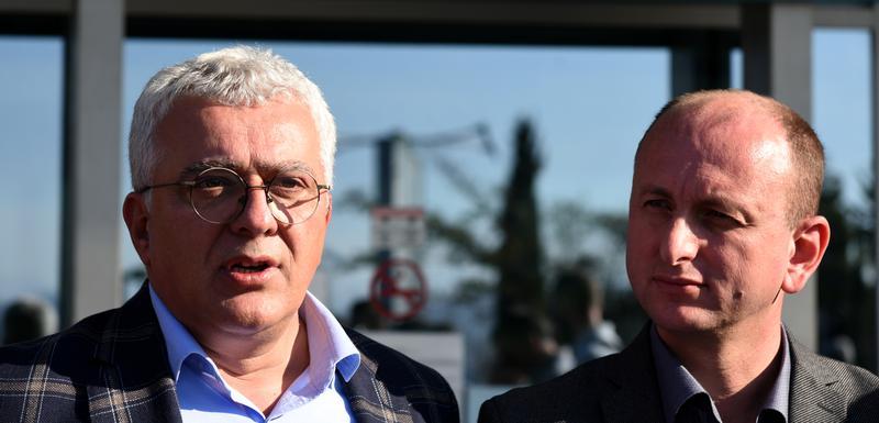 Andrija Mandić i Milan Knežević na podgoričkom aerodromu