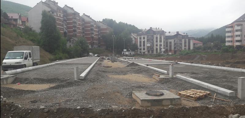 Ulica pored groblja u Mojkovcu