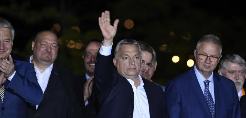 “Gardijan” ga opisuje kao čovjeka koji sprovodi Orbanovu volju: premijer Mađarske i Tročanji (desno)