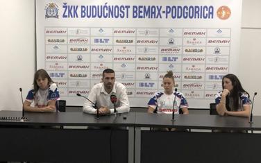 Sa pres konferencije