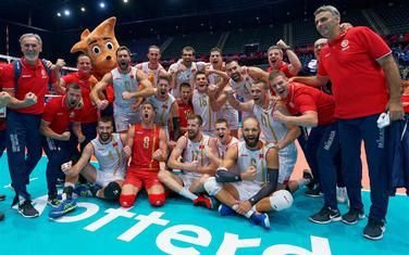 Slavlje odbojkaša nakon pobjede nad Estonijom