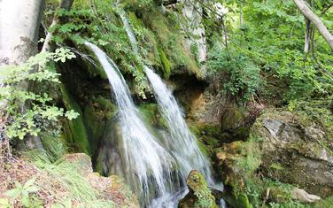 Rijeka Lještanica, vodopad Skakala