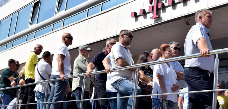 Štrajk radnika Telekoma ispred upravne zgrade