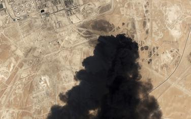 Napad na naftna postrojenja u Saudijskoj Arabiji