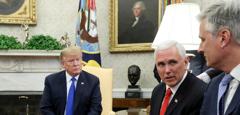 Donald Tramp, potpredsjednik SAD Majk Pens i Robert O'Brajen