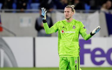 Novi kiks: Loris Karijus nešto objašnjava