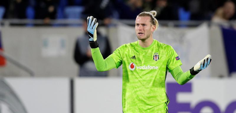 Novi kiks: Loris Karijus nešto objašnjava
