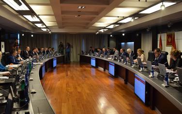 Jedina daje privilegije već dobro plaćenim funkcionerima: Vlada Crne Gore