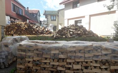 Kolašinci se i dalje griju na tradicionalni način