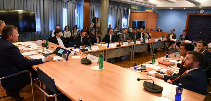 Demokrate smatraju da treba zabraniti izdavanje partijskih lokala: Odbor za sveobuhvatnu reformu izbornih i drugih zakona